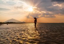 Đi ‘Đà Lạt’ của miền Đông’: Sát Sài Gòn với nhiều thú vị, đừng sáng đi chiều về Hồ Dầu Tiếng lúc hoàng hôn là địa điểm check in không thể bỏ qua của các bạn trẻ khi đến Tây Ninh /// ẢNH: GIANG PHƯƠNG