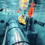 Bể bơi vô cực lưng chừng trời, sâu nhất thế giới Diem du lich duoi nuoc anh 1