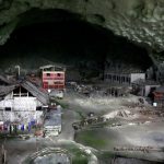 Ngôi làng trong hang động của người Miêu ở Trung Quốc