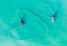 Hòn Yến trong xanh đẹp tựa thiên đường hút bạn trẻ đến khám phá Nước biển ở Hòn Yến vô cùng trong xanh /// Cao Kỳ Nhân