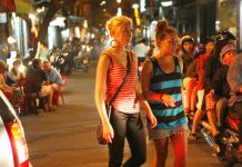 Làm sao để khách đến Việt Nam ‘tham quan đến mỏi’? Làm sao để khách đến Việt Nam tham quan đến mỏi? - Ảnh 1.