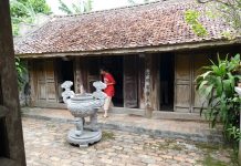 Cổ vật quý trong ngôi nhà gỗ của vị quan triều Nguyễn ở Hà Nam Cổ vật quý trong ngôi nhà gỗ của vị quan triều Nguyễn ở Hà Nam