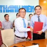 Sở Du lịch TP.HCM và Báo Thanh Niên hợp tác thúc đẩy du lịch Tổng biên tập Báo Thanh Niên ký thỏa thuận hợp tác cùng Giám đốc Sở Du lịch TP.HCM /// Ảnh: Khả Hòa