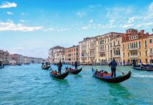Kênh đào nổi tiếng nhất Italy không cho du khách lên thuyền Gondola nếu “thừa cân” Kênh đào nổi tiếng nhất Italy không cho du khách lên thuyền Gondola nếu “thừa cân” - Ảnh 1.