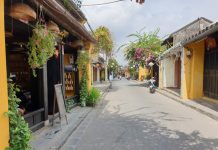 Hội An tạm đóng nhà hàng, cà phê, Huế ngừng karaoke, vũ trường, massage Hội An tạm đóng nhà hàng, cà phê, Huế ngừng karaoke, vũ trường, massage - Ảnh 1.