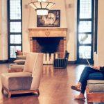 Quá chán làm việc ở nhà, dân Mỹ kéo ra khách sạn thuê giá 3 triệu/ ngày Quá chán làm việc ở nhà, dân Mỹ kéo ra khách sạn thuê giá 3 triệu/ ngày