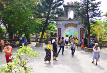 Sau ca nghi nhiễm Covid-19 trong cộng đồng: Công ty du lịch ‘sốc’, dời tour Đà Nẵng Đà Nẵng thu hút khách du lịch từ mọi miền sau dịch Covid-19 /// Ảnh: Huy Đạt