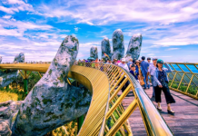 Sau ca nhiễm Covid-19 thứ 416, phòng dịch cho du khách đến Đà Nẵng thế nào? Khách của các công ty du lịch có trụ sở ở TP.HCM vẫn an tâm du lịch, tham quan Đà Nẵng /// Ảnh: Nguyễn Tú