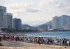 Du lịch Khánh Hòa: Điểm đến ưa thích của du khách Biển Nha Trang đông nghịt du khách vào chiều ngày 21.7.2020 /// Trà Ban