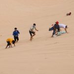 Cả gia đình đi nghỉ hè biển Phan Thiết chỉ hết 10 triệu đồng Trượt đồi cát ở Bàu Trắng khiến cả nhà thích thú