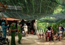 Đà Nẵng phạt nhiều du khách đi dã ngoại, bất chấp giãn cách chống dịch Covid-19 Lực lượng xã Hòa Bắc vận động du khách quay về, thực hiện giãn cách xã hội /// ẢNH: NGUYỄN TÚ