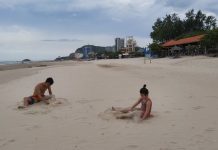 Bãi biển, khách sạn, nhà hàng Vũng Tàu vắng du khách vì Covid-19 Bãi sau Vũng Tàu vắng bóng du khách /// Ảnh: Nguyễn Long