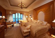 Trải nghiệm hoàng gia trong phòng đắt nhất khách sạn 7 sao