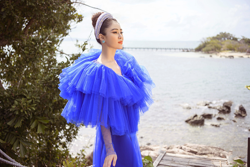 Kim Thảo diện trang phục của Nhật Dũng, kêu gọi bảo vệ môi trường biển