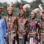 Đến nơi nam giới phải đọ sắc để được phái nữ chọn làm bạn tình Đến nơi nam giới phải đọ sắc để được phái nữ chọn làm bạn tình - 1