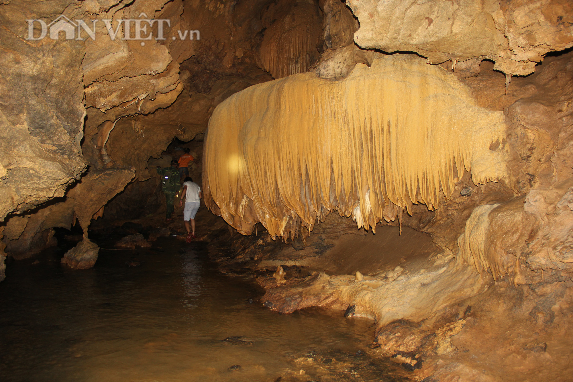 Quảng Trị: Phát hiện hang động mới, đẹp lung linh ở thôn Trỉa - Ảnh 17.