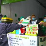 Muôn kiểu hàng quán đề phòng Covid-19 ở TP.HCM Muôn kiểu hàng quán đề phòng Covid-19 ở TP.HCM