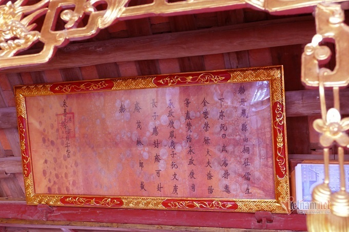 Cổ vật quý trong ngôi nhà trăm tuổi ở Hà Nội, cả dòng họ bảo vệ