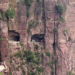 Nín thở đi qua những con đường nguy hiểm nhất thế giới