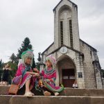 Những đứa trẻ nheo nhóc bán hàng rong mưu sinh ở Sa Pa Những đứa trẻ nheo nhóc bán hàng rong mưu sinh ở Sa Pa