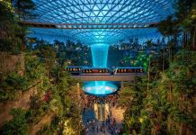 Singapore dùng thiết bị điện tử để “giám sát” du khách Singapore dùng thiết bị điện tử để “giám sát” du khách - Ảnh 1.