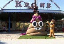 Rạp xiếc bán phân sư tử kiếm thu nhập mùa COVID-19 Rạp xiếc bán phân sư tử kiếm thu nhập mùa COVID-19 - Ảnh 1.