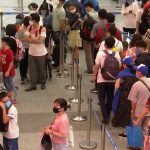 Đà Nẵng khuyến cáo phòng vé ‘ma’, lừa du khách bị kẹt lại Du khách rời Đà Nẵng tại sân bay trước thời điểm giãn cách xã hội /// ẢNH: NGUYỄN TÚ