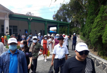 Tránh dịch Covid-19, khách du lịch vội vã đổi, dời tour chờ hết dịch Không chỉ Đà Nẵng, một số điểm đến khác cũng có khách dời tour chờ hết dịch /// Ảnh: D.M