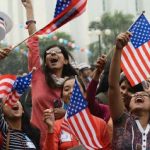 Dân nhập cư từ bỏ giấc mơ thẻ xanh Mỹ vì đợi chờ quá lâu the xanh my anh 1