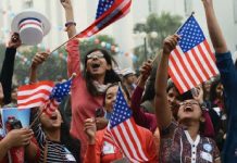 Dân nhập cư từ bỏ giấc mơ thẻ xanh Mỹ vì đợi chờ quá lâu the xanh my anh 1