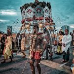 Phong tục kỳ lạ của các nước phong tuc ki la anh 1