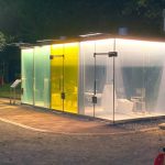 Nhà vệ sinh công cộng trong suốt ở Nhật Bản nha ve sinh nhat ban anh 1