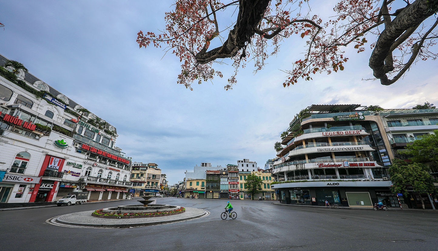 Ve dep ba thanh pho Ha Noi Da Nang TPHCM anh 23