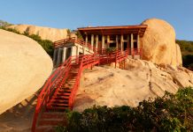 Ngắm ngôi nhà ‘Anh hùng’ xây trên vách đá Ninh Thuận Ngắm ngôi nhà Anh hùng xây trên vách đá Ninh Thuận - Ảnh 1.