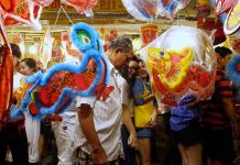 Người Sài Gòn tết Trung thu đi đâu, chơi gì? Phố lồng đèn Lương Nhữ Học là địa điểm check-in quen thuộc của người dân TP.HCM mùa trung thu /// Ảnh: Đậu Tiến Đạt