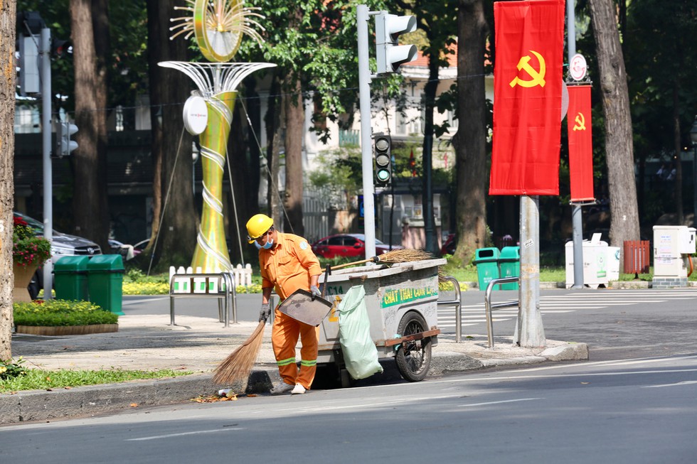 Người Sài Gòn đi chơi dịp lễ 2.9: Trung tâm thành phố thưa vắng - ảnh 6