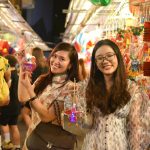 Phố đèn lồng lên đèn, bạn trẻ Sài Gòn lên đồ đi check-in Phố đèn lồng lên đèn, bạn trẻ Sài Gòn lên đồ đi check-in - Ảnh 1.