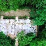 Khám phá phế tích Pháp trên núi Ba Vì Khám phá phế tích Pháp trên núi Ba Vì - Ảnh 1.