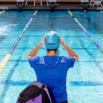 Thực hư việc tắm biển có thể lây COVID-19 Thực hư việc tắm biển có thể lây COVID-19 - Ảnh 1.