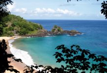 Lạ lùng, quần đảo chỉ đón du khách đã từng nhiễm COVID-19 Lạ lùng, quần đảo chỉ đón du khách đã từng nhiễm COVID-19 - Ảnh 1.