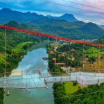 Ra mắt cây cầu thủy tinh phá kỷ lục thế giới mới Ra mắt cây cầu thủy tinh phá kỷ lục thế giới mới - Ảnh 1.