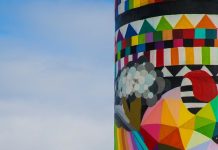 Độc đáo, ngọn hải đăng “cầu vồng” rực rỡ ở Tây Ban Nha Độc đáo, ngọn hải đăng “cầu vồng” rực rỡ ở Tây Ban Nha - Ảnh 1.