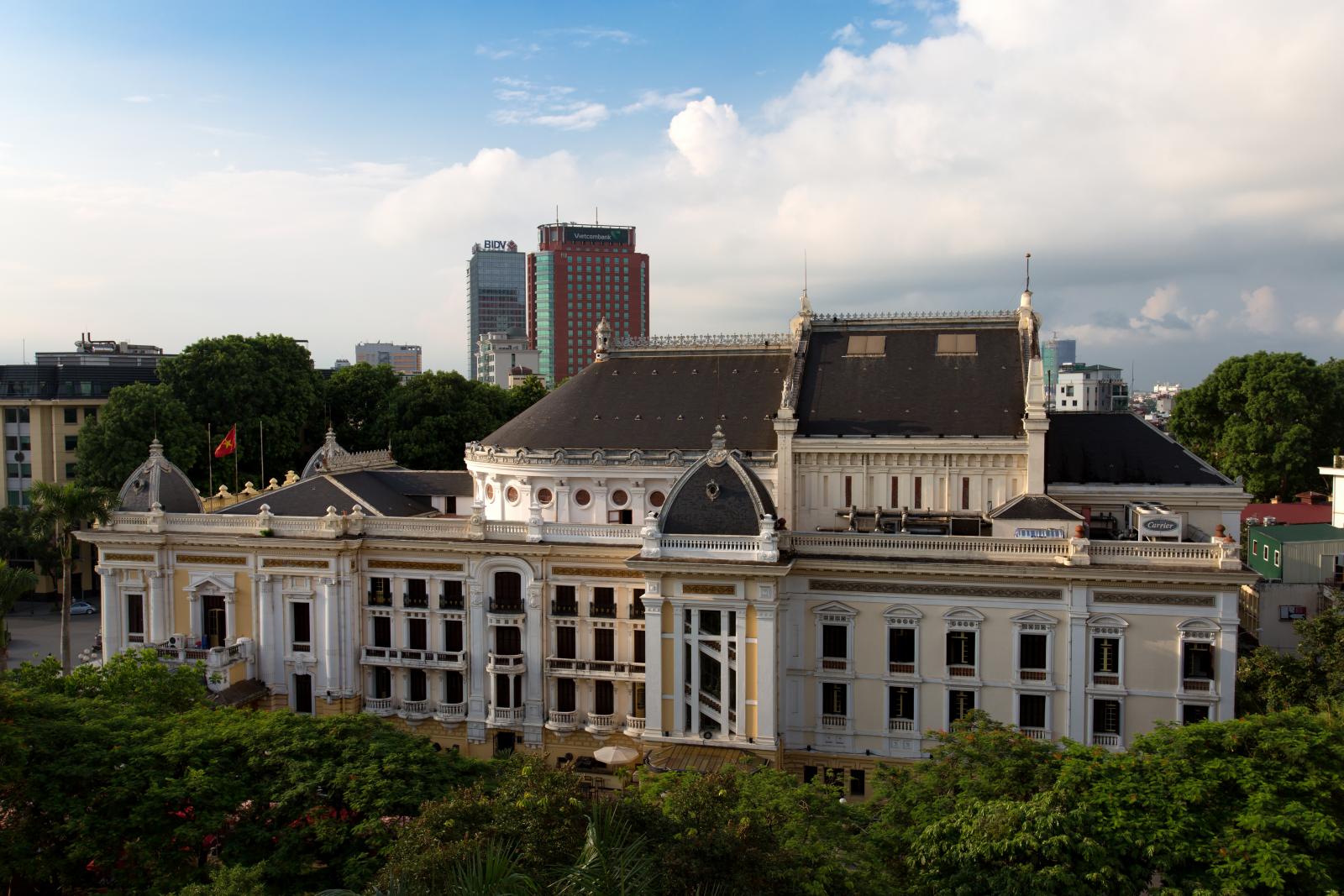 khách sạn hilton hanoi opera