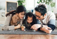 Tầng lớp dư dả ở Trung Quốc sống chật vật trong dịch tang lop trung luu Trung Quoc mua dich anh 1