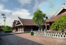 Chuyện về pho tượng bằng gỗ trầm hương dát vàng trong chùa cổ ở Thái Bình Chuyện về pho tượng bằng gỗ trầm hương dát vàng trong chùa cổ ở Thái Bình