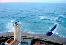 Nơi có sóng biển hình vuông, hồ nước siêu mặn Vung bien ky la nhat the gioi anh 1