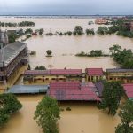 Người dân miền Trung không đơn độc giữa bão lũ Huong ve mien Trung anh 1