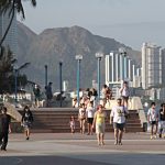 Khánh Hòa xử lý nạn chèo kéo khách, đe dọa hướng dẫn viên du lịch Khách du lịch tham quan Nha Trang trước thời gian có dịch Covid-19 /// Ảnh: Phan Lê