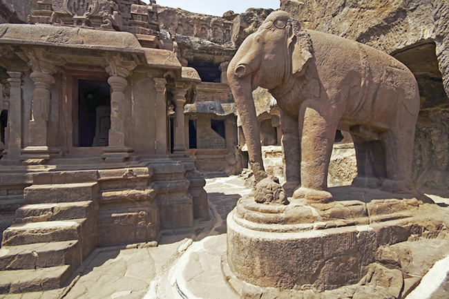 Khám phá hang động cổ đại nhất ở Ấn Độ - 8