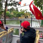 Ngắm thu Hà Nội từ xe bus hai tầng mui trần